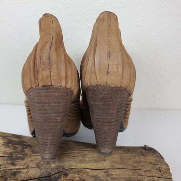 Vince camuto burnished dark tan pleated booties - Picture 4 of 8